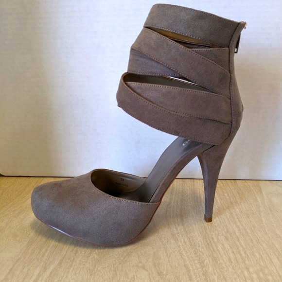 Spring Ladonne Gray Ankle Wrap Heels 8 - Picture 2 of 11